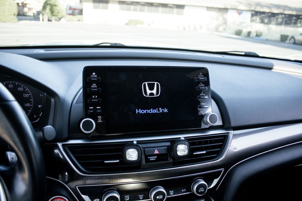 2018 Honda Accord Image 17