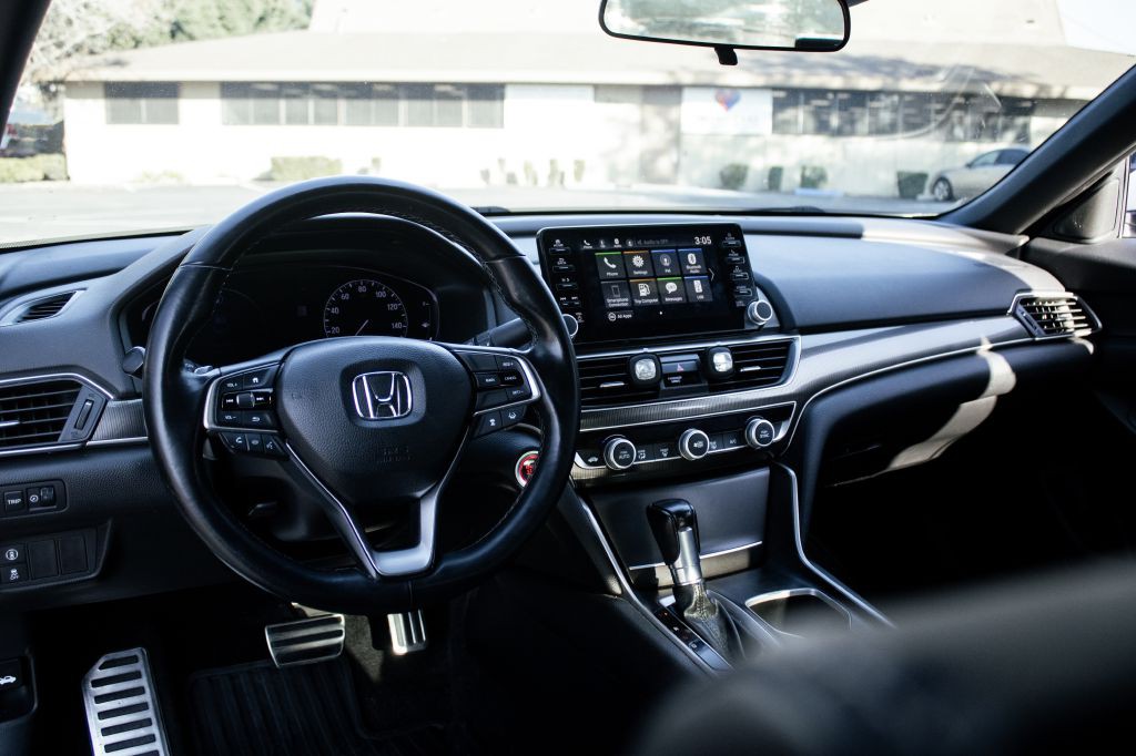 2018 Honda Accord Image 18