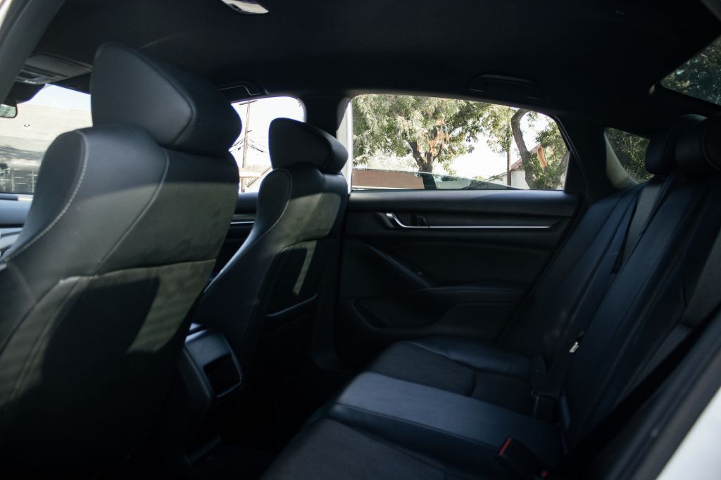 2018 Honda Accord Image 19