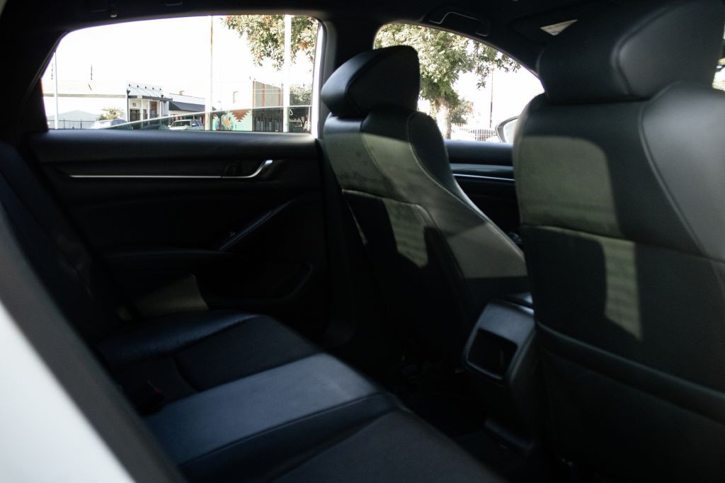 2018 Honda Accord Image 21