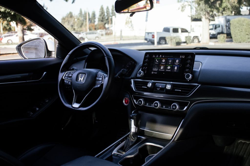 2018 Honda Accord Image 24