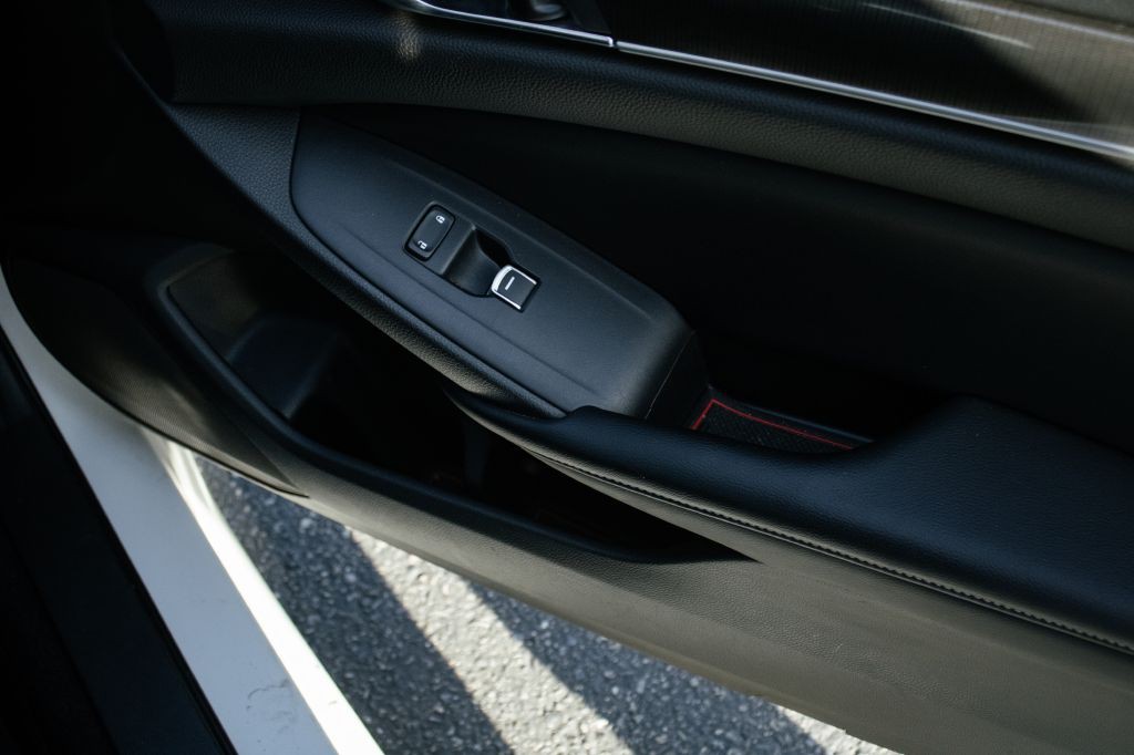 2018 Honda Accord Image 25