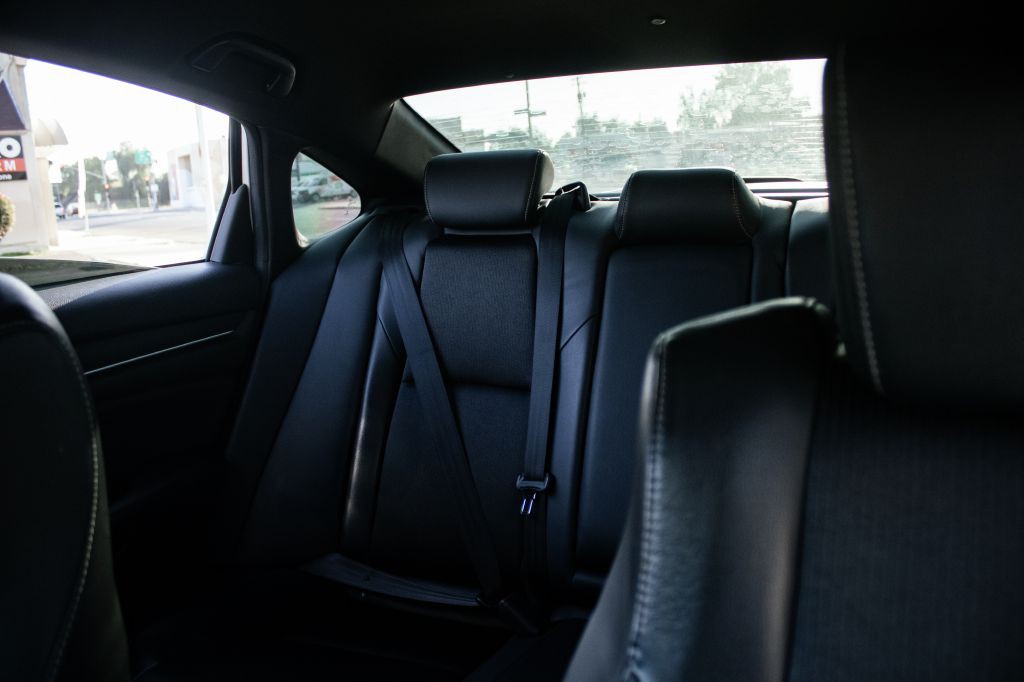 2018 Honda Accord Image 40