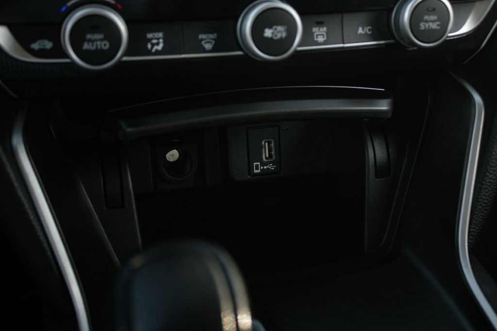 2018 Honda Accord Image 48