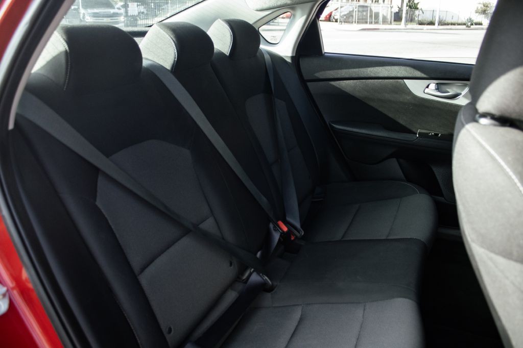 2023 Kia Forte Image 28