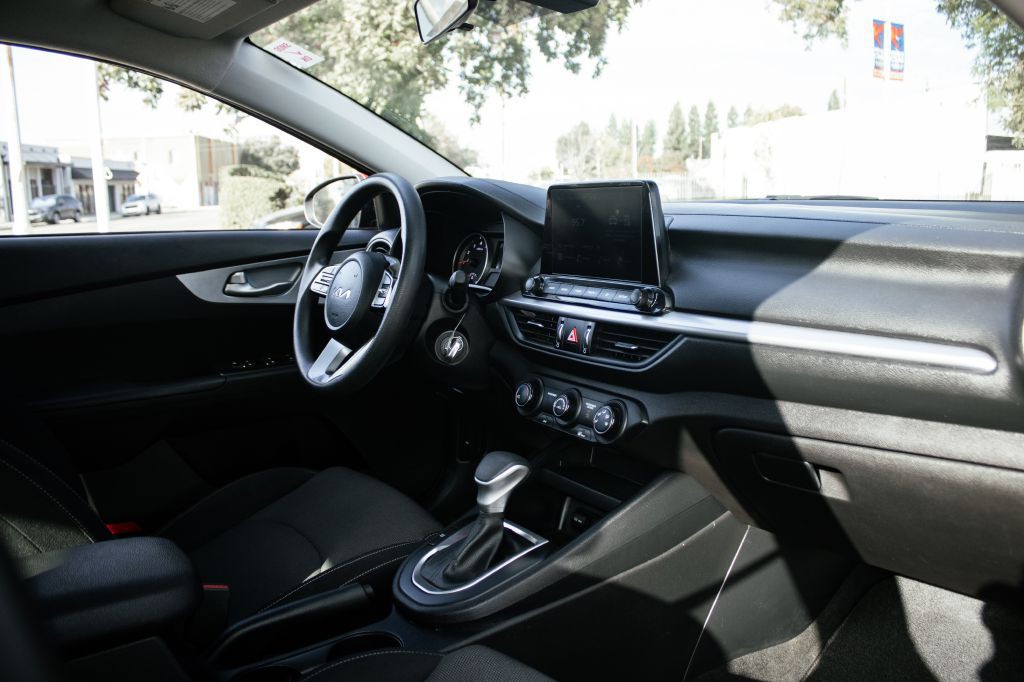 2023 Kia Forte Image 29