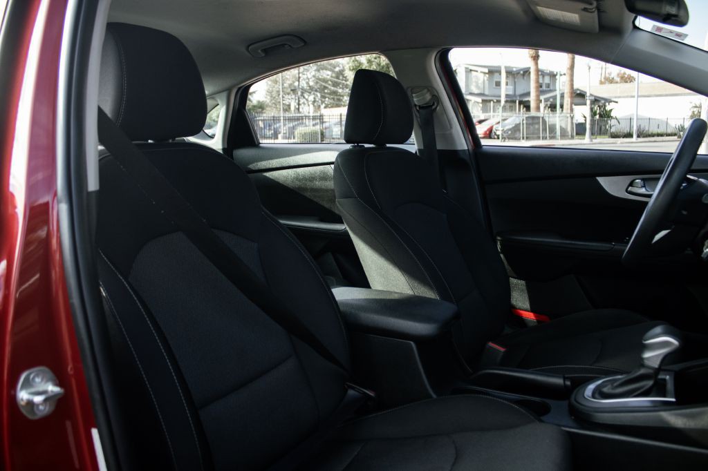 2023 Kia Forte Image 30