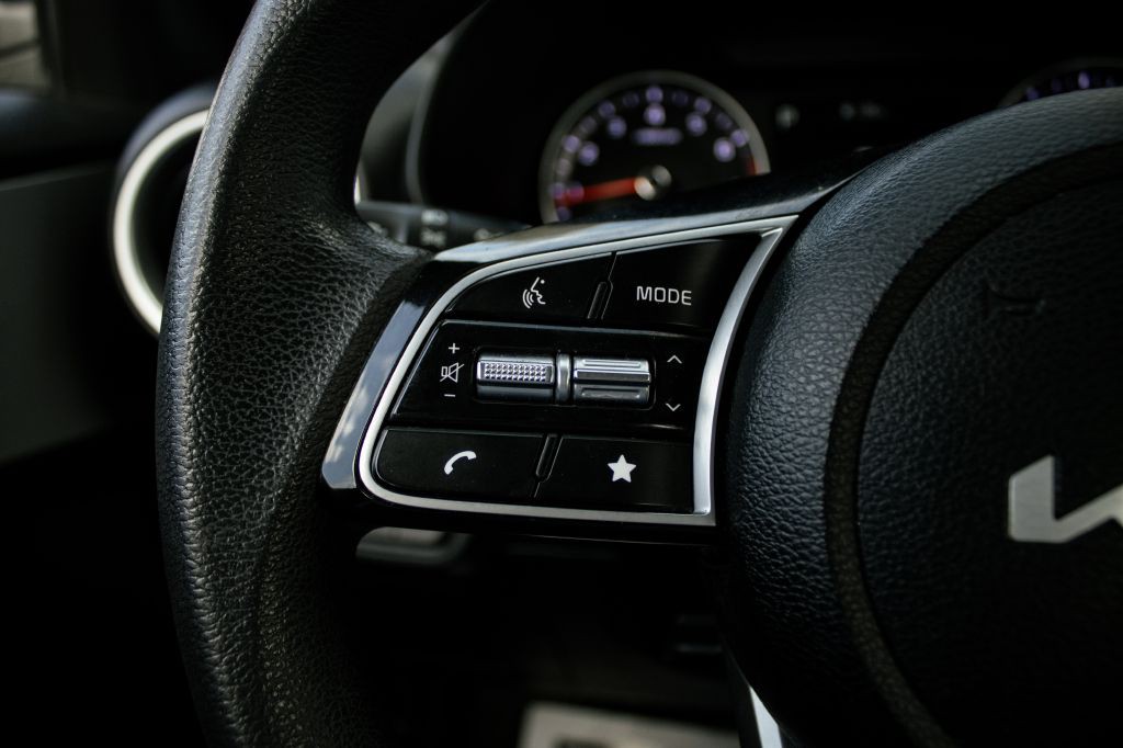 2023 Kia Forte Image 34