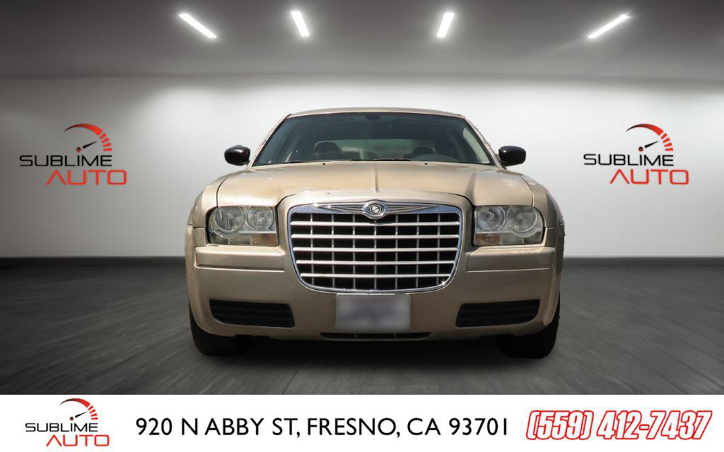 2008 Chrysler 300 Image 2