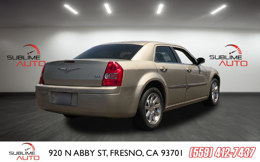 2008 Chrysler 300 Image 6