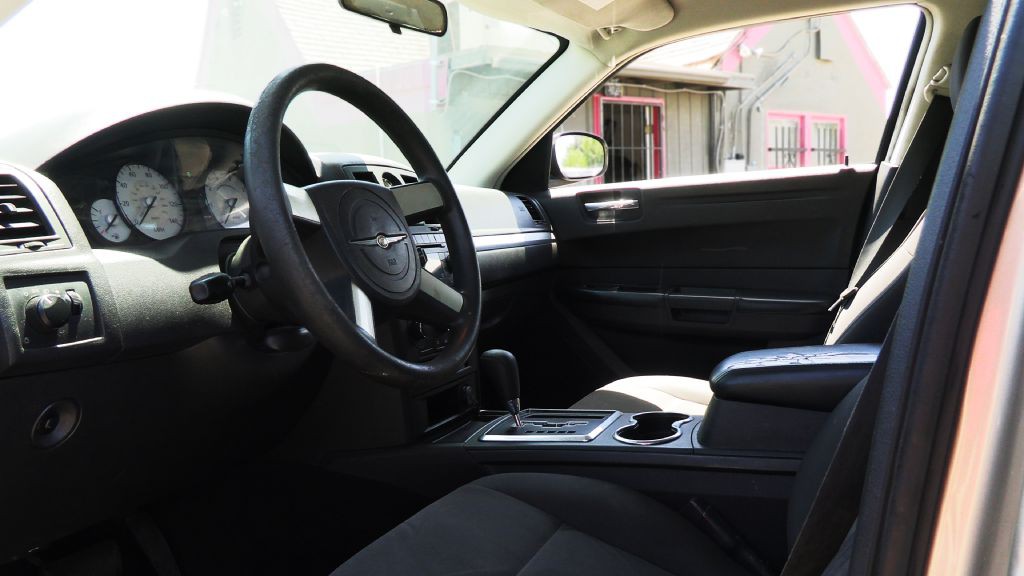 2008 Chrysler 300 Image 7