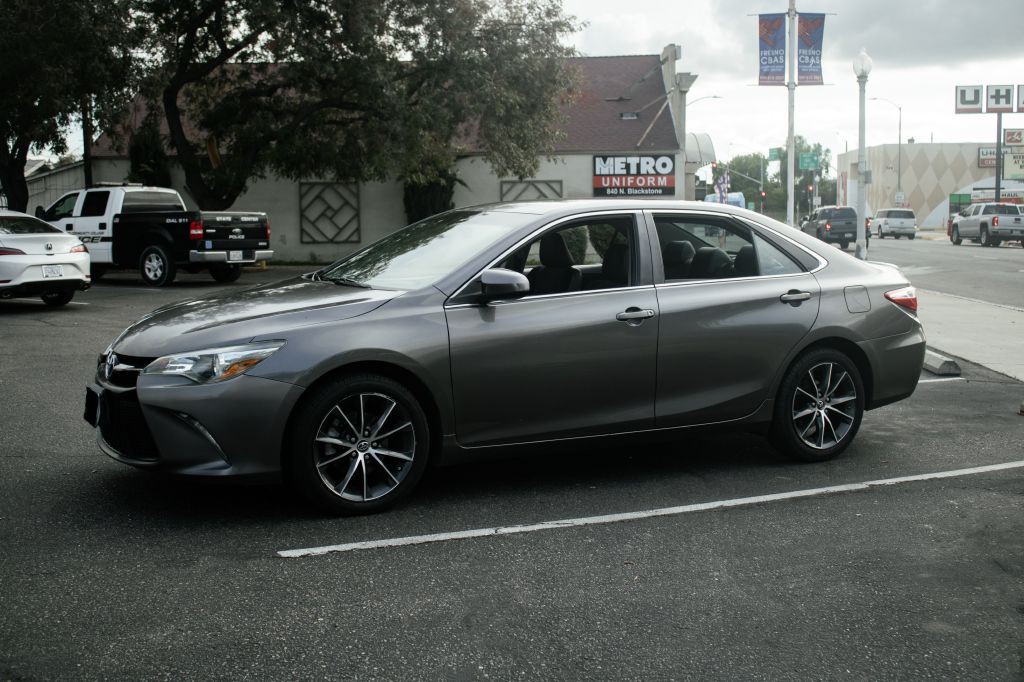 2015 Toyota Camry Image 6