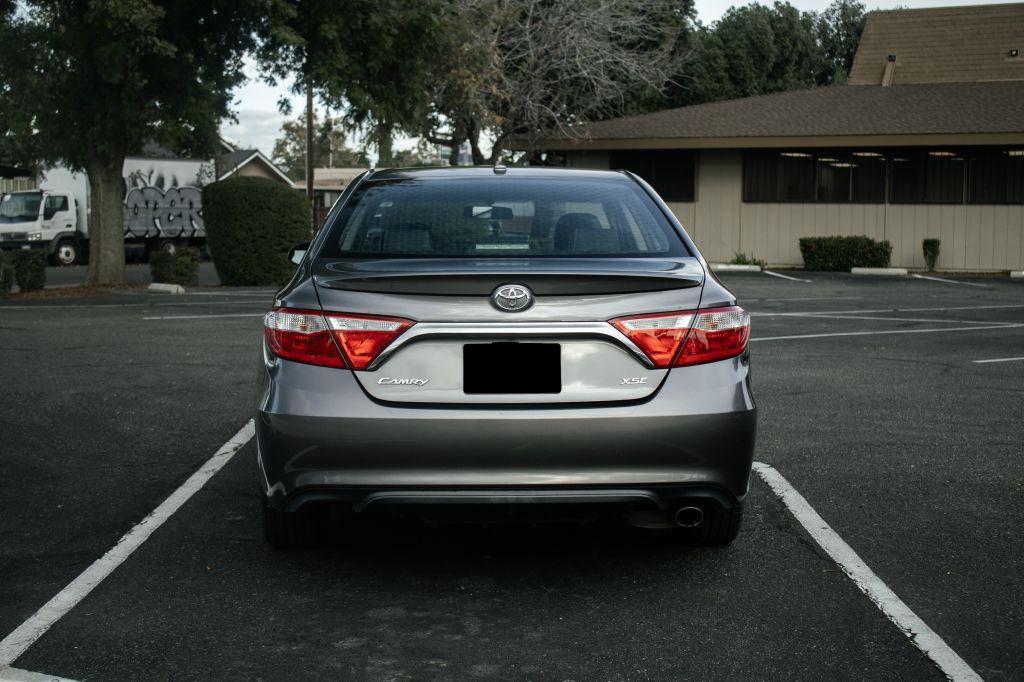 2015 Toyota Camry Image 10