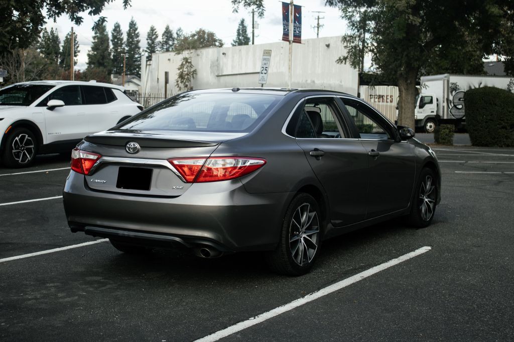 2015 Toyota Camry Image 11