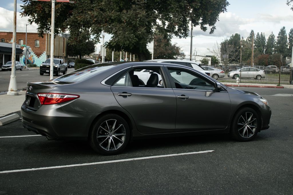 2015 Toyota Camry Image 13