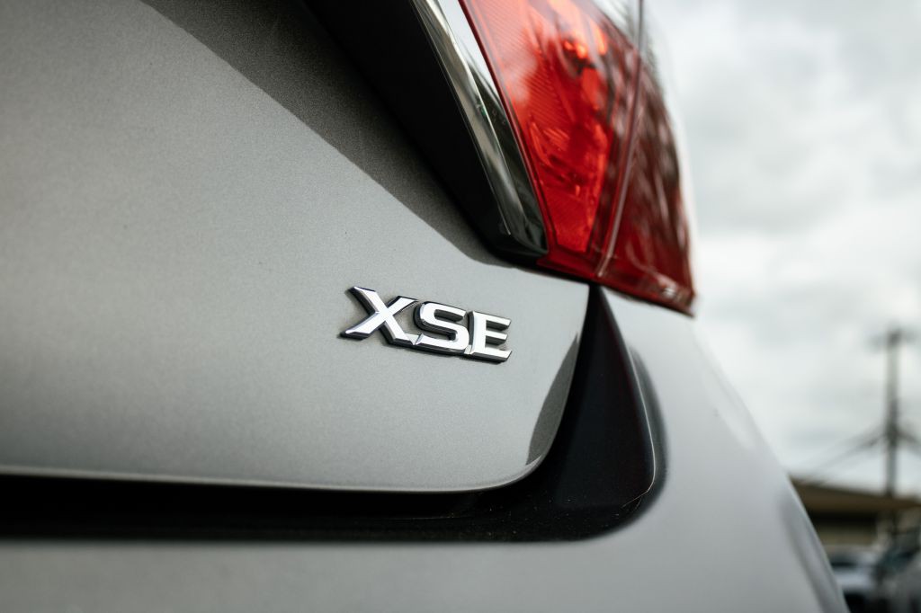 2015 Toyota Camry Image 19