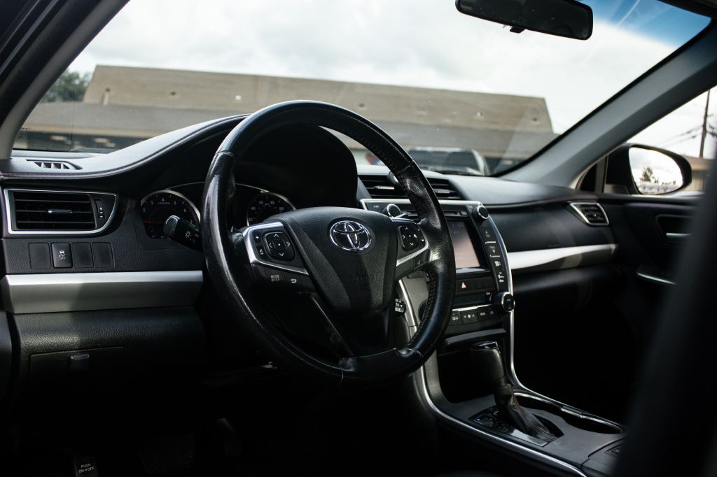 2015 Toyota Camry Image 24