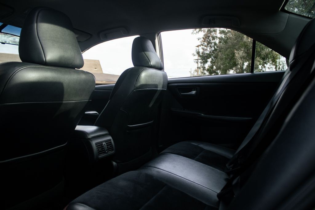 2015 Toyota Camry Image 27