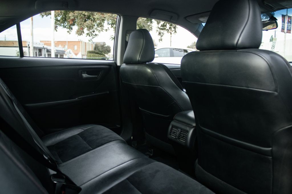 2015 Toyota Camry Image 33