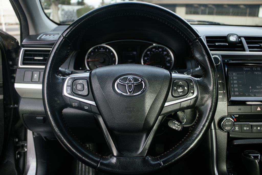 2015 Toyota Camry Image 38