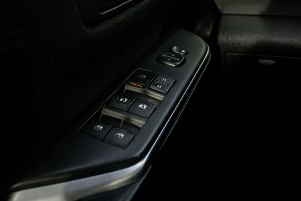 2015 Toyota Camry Image 40