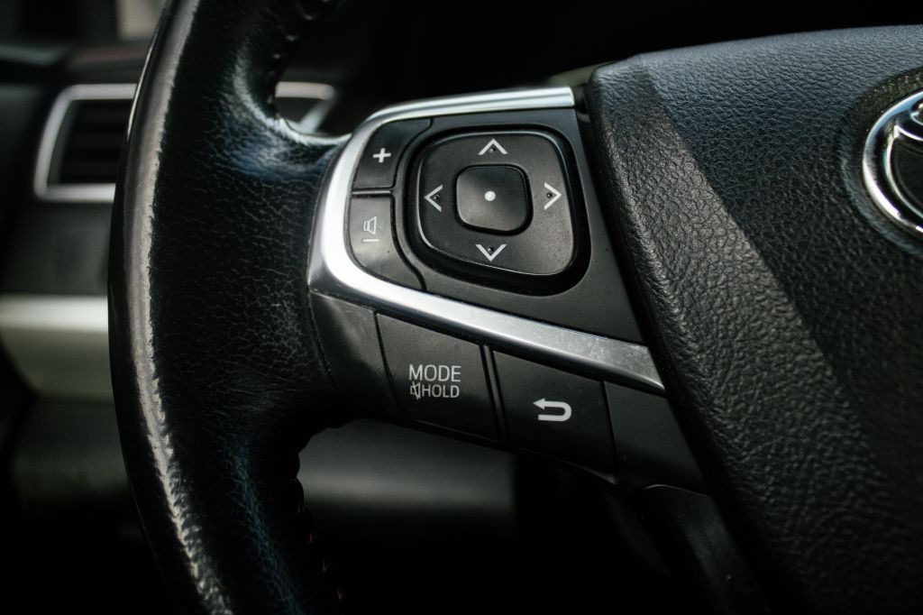 2015 Toyota Camry Image 41