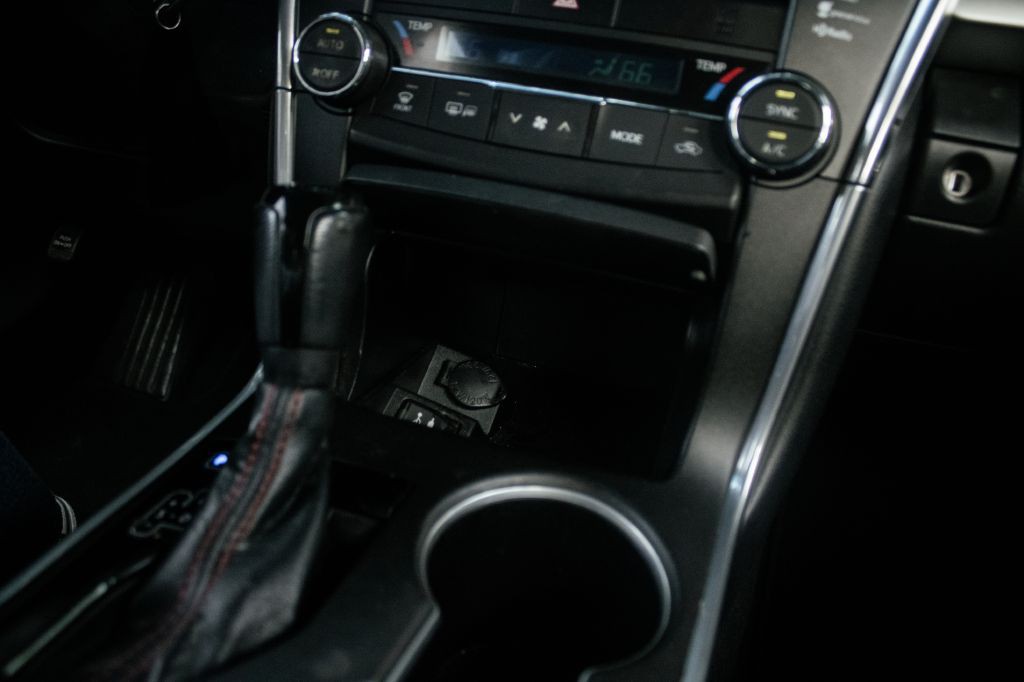 2015 Toyota Camry Image 66