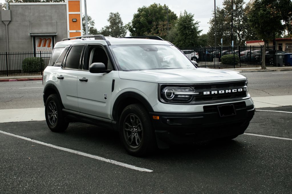 2021 Ford Bronco Image 2