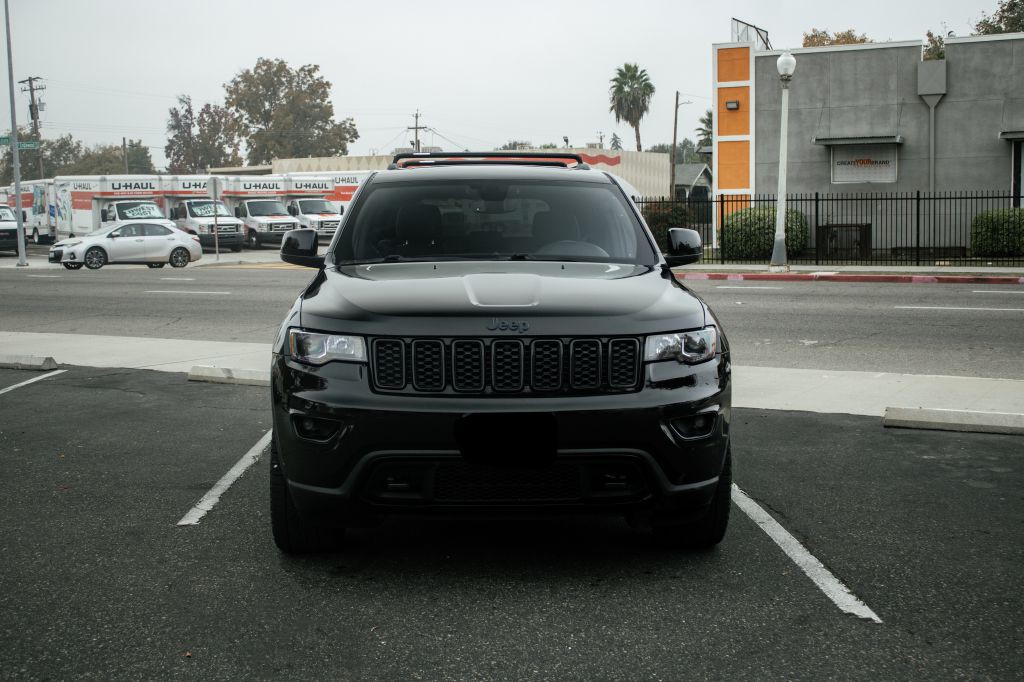 2019 Jeep Grand Cherokee Image 2