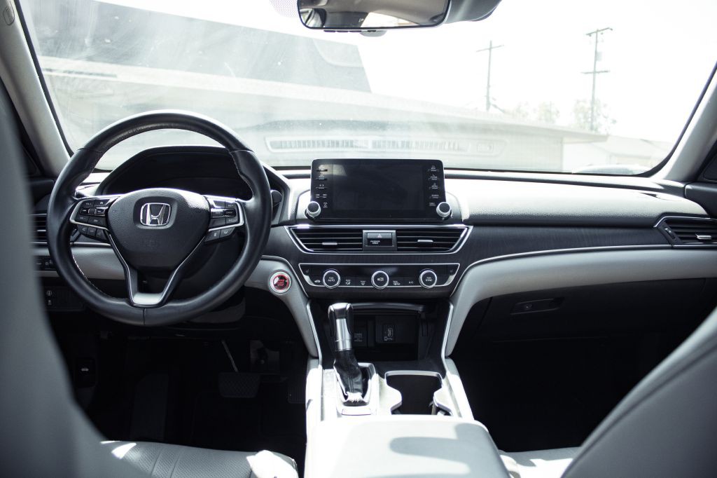 2018 Honda Accord Image 8