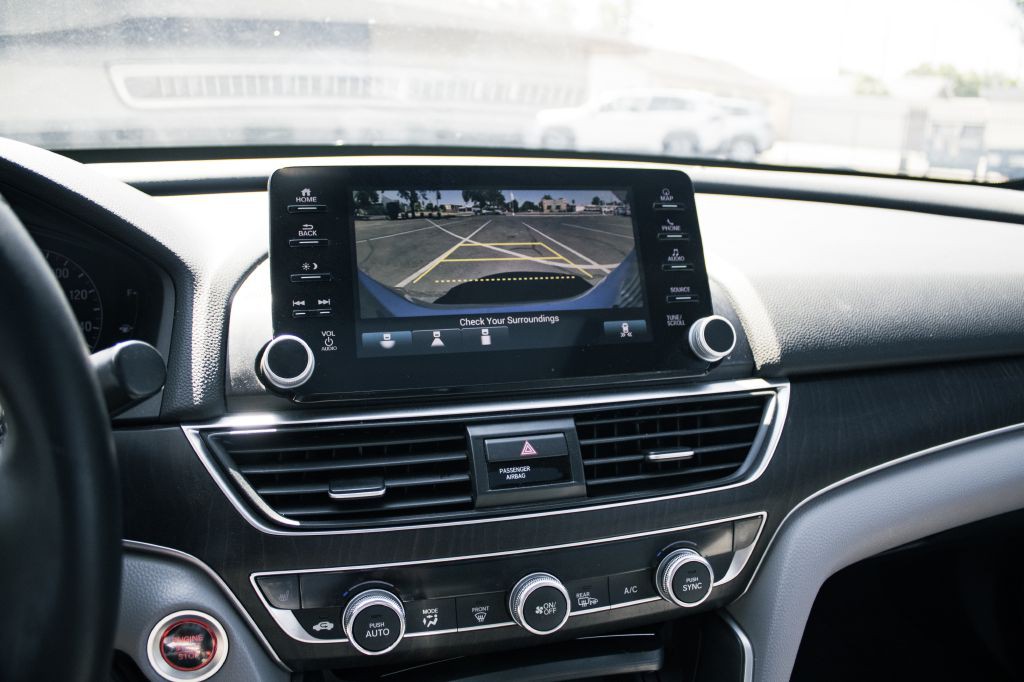 2018 Honda Accord Image 15