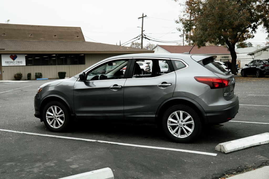 2018 Nissan Rogue Image 8