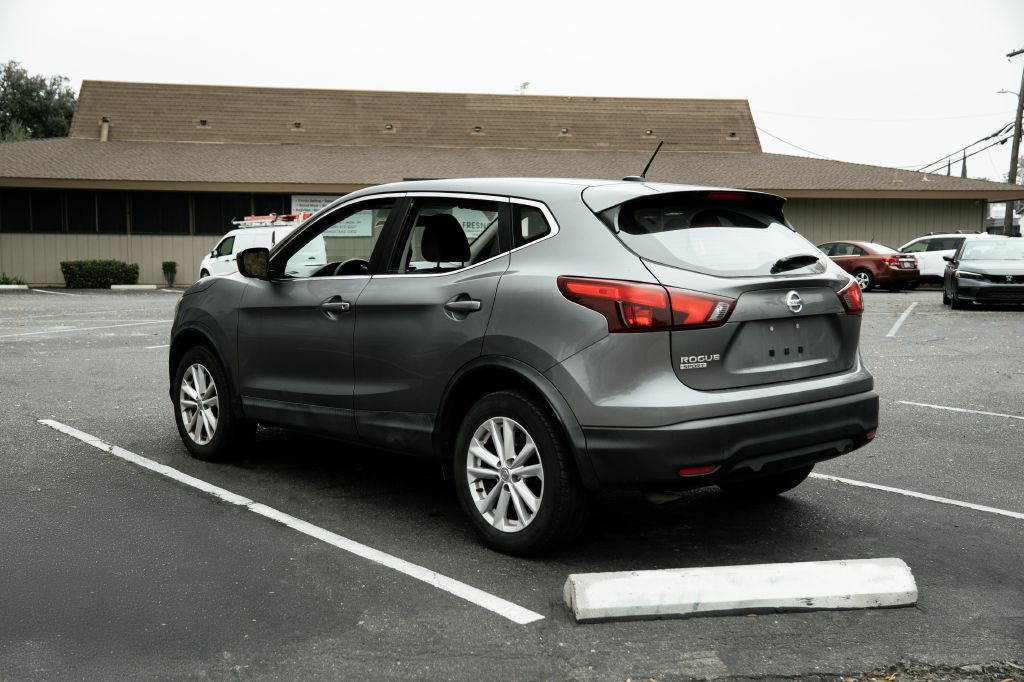 2018 Nissan Rogue Image 9