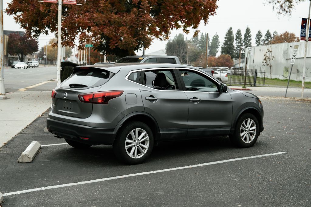 2018 Nissan Rogue Image 12