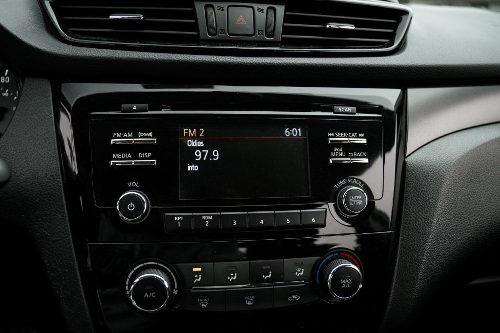 2018 Nissan Rogue Image 21