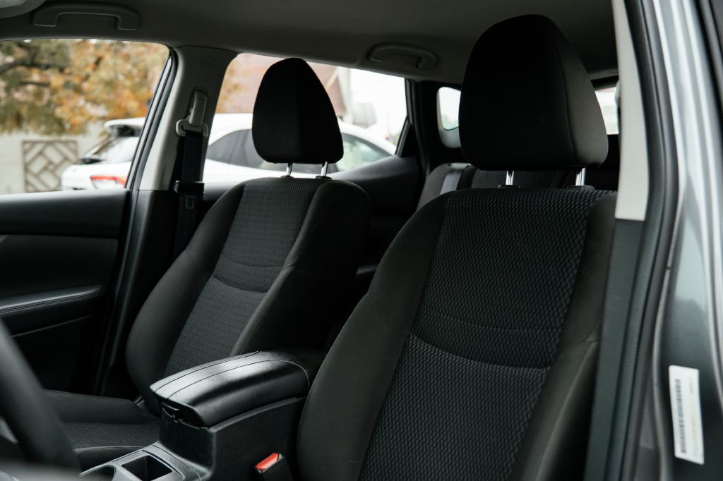 2018 Nissan Rogue Image 23