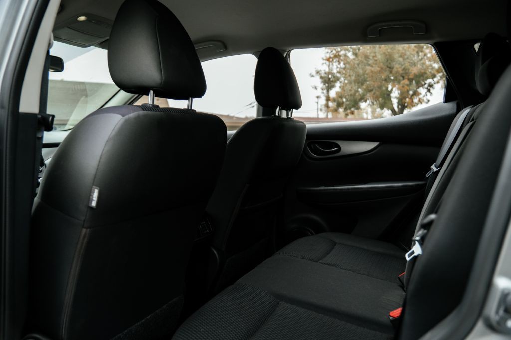 2018 Nissan Rogue Image 24