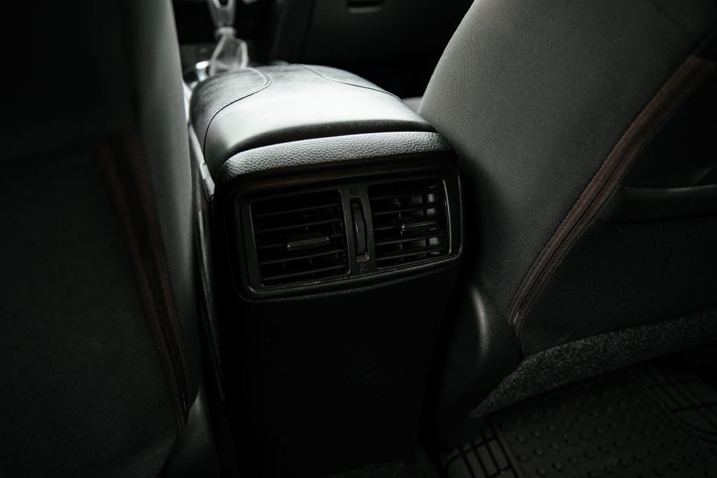 2018 Nissan Rogue Image 26