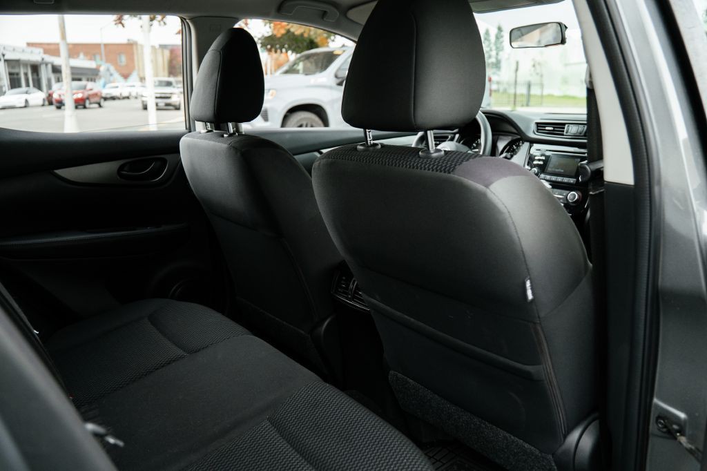 2018 Nissan Rogue Image 31