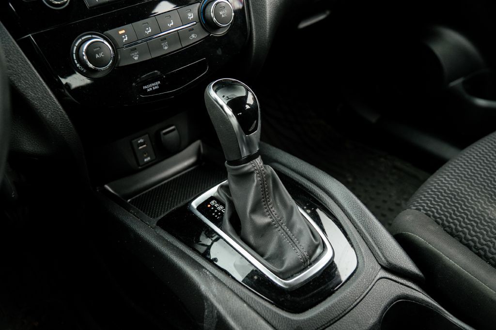 2018 Nissan Rogue Image 54