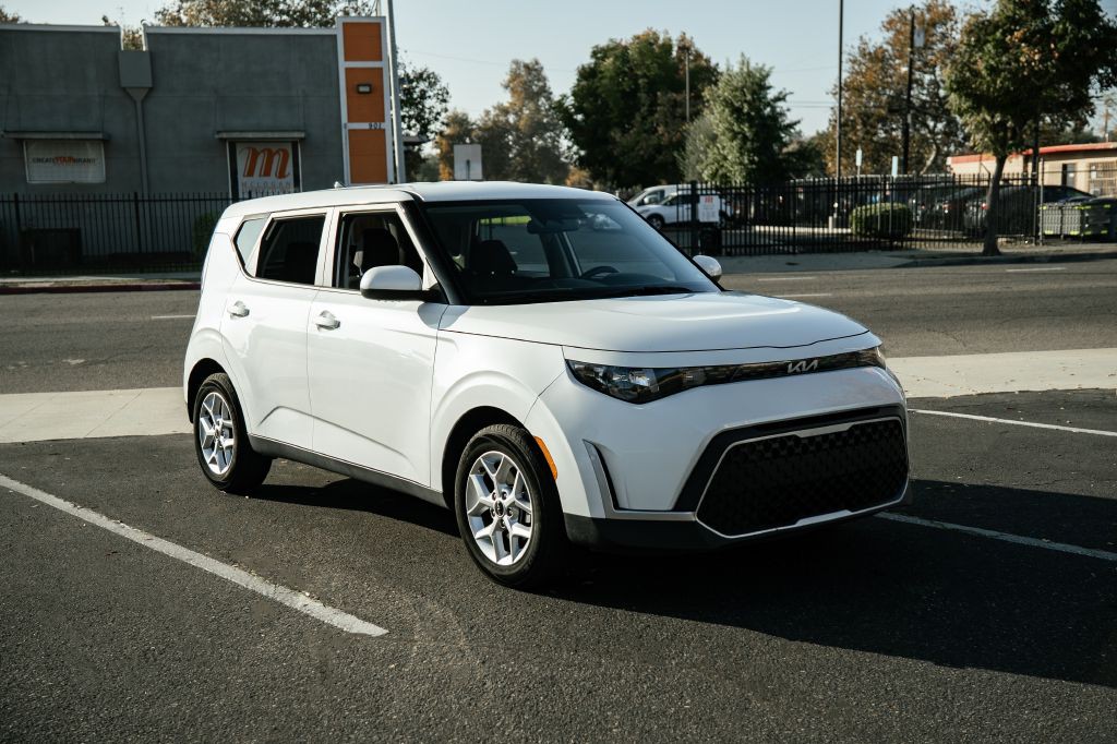 2024 Kia Soul Image 2