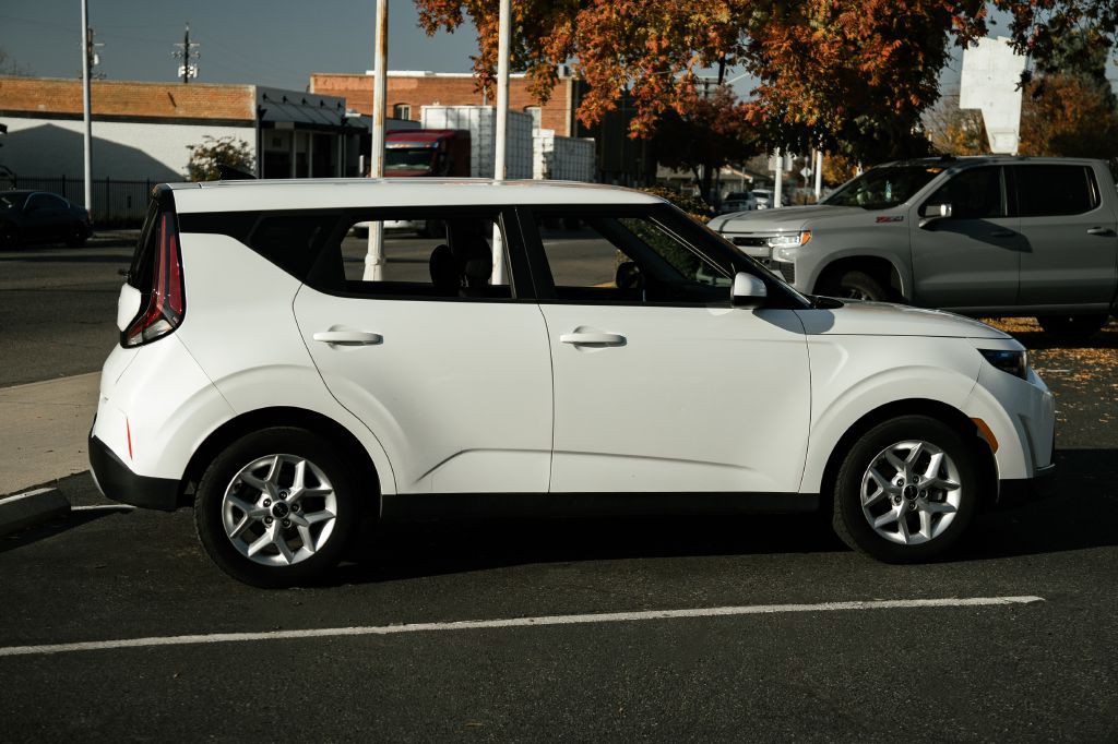 2024 Kia Soul Image 14