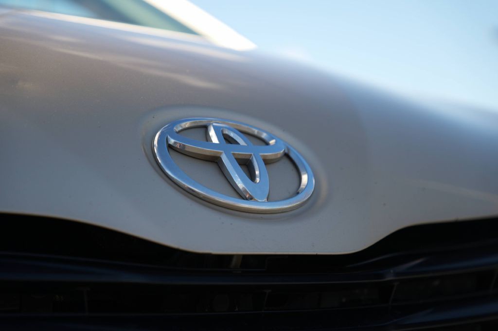 2011 Toyota Sienna Image 14