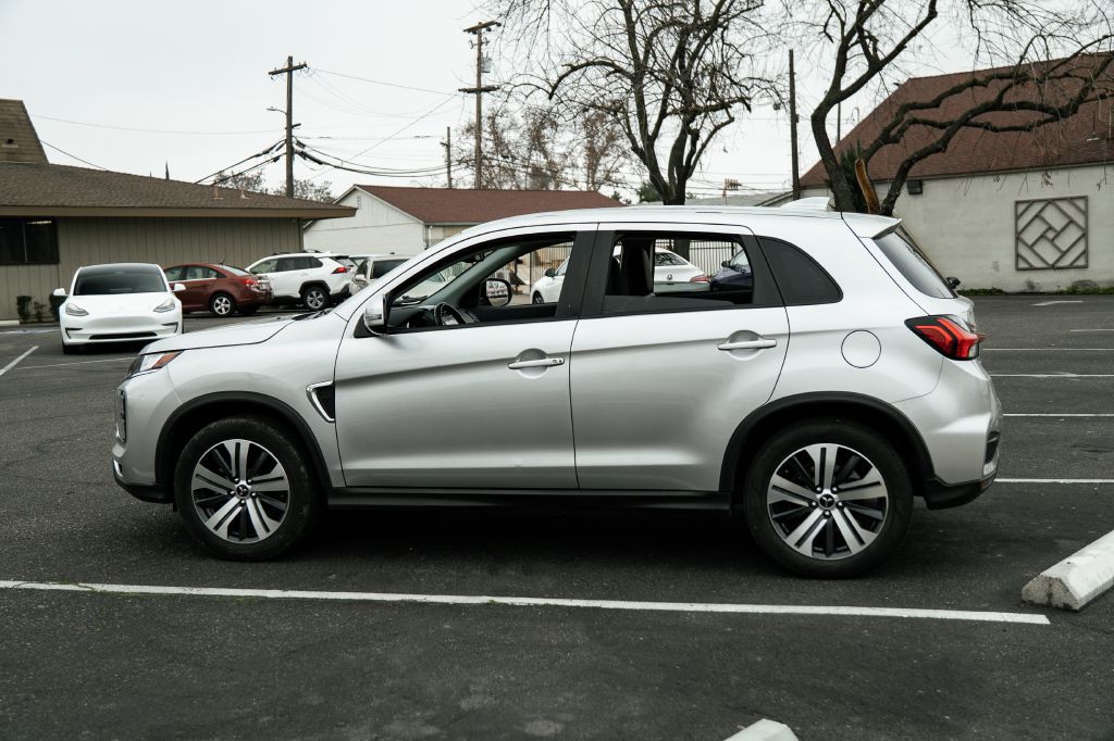 2024 Mitsubishi Outlander Image 7