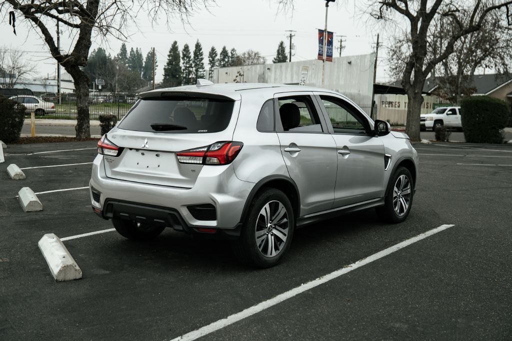 2024 Mitsubishi Outlander Image 10