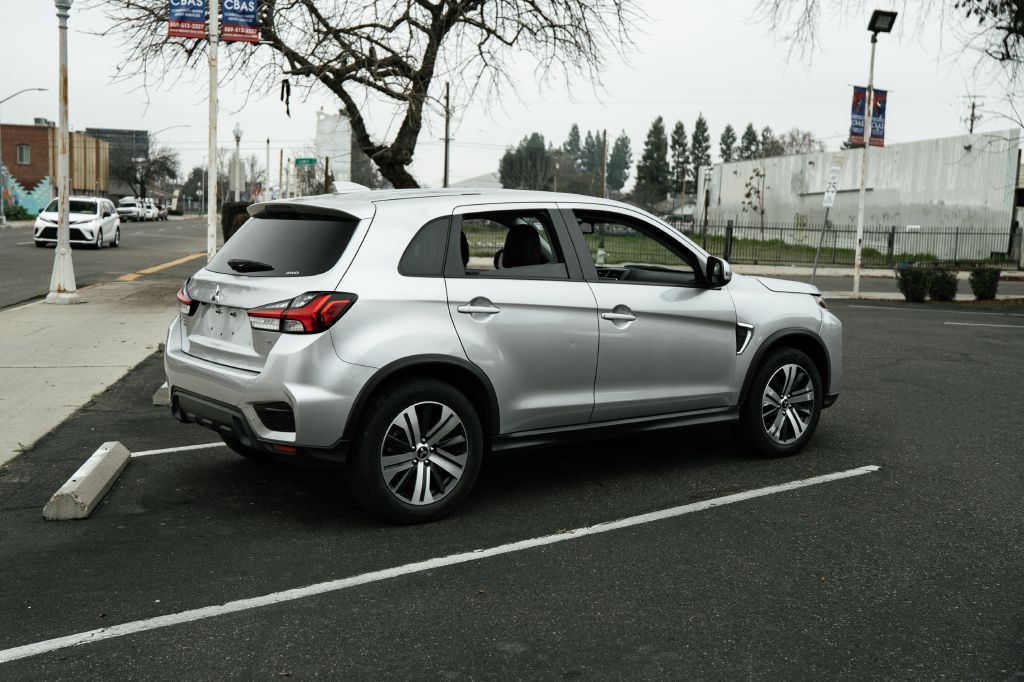 2024 Mitsubishi Outlander Image 11