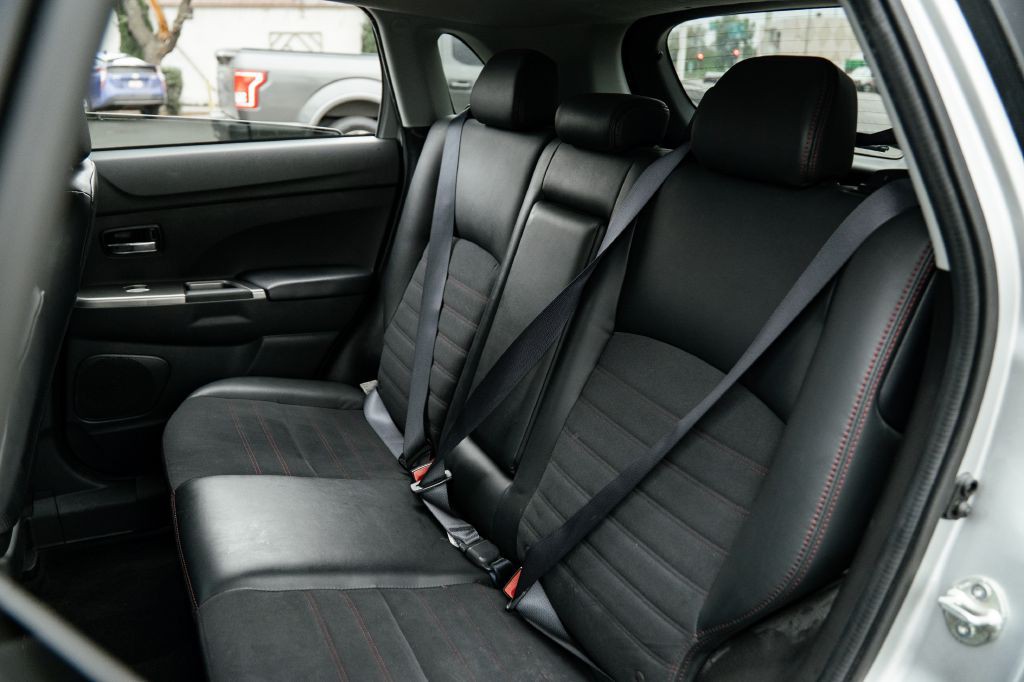 2024 Mitsubishi Outlander Image 23