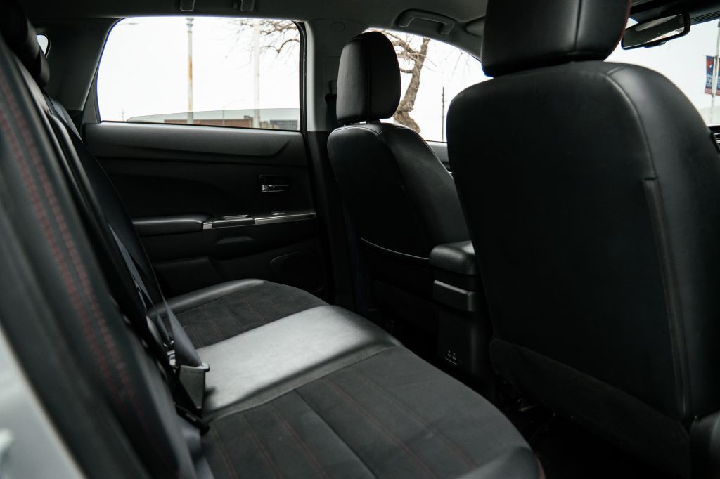 2024 Mitsubishi Outlander Image 29