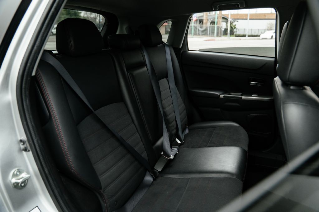 2024 Mitsubishi Outlander Image 30