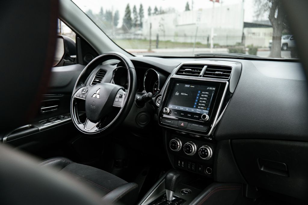 2024 Mitsubishi Outlander Image 31